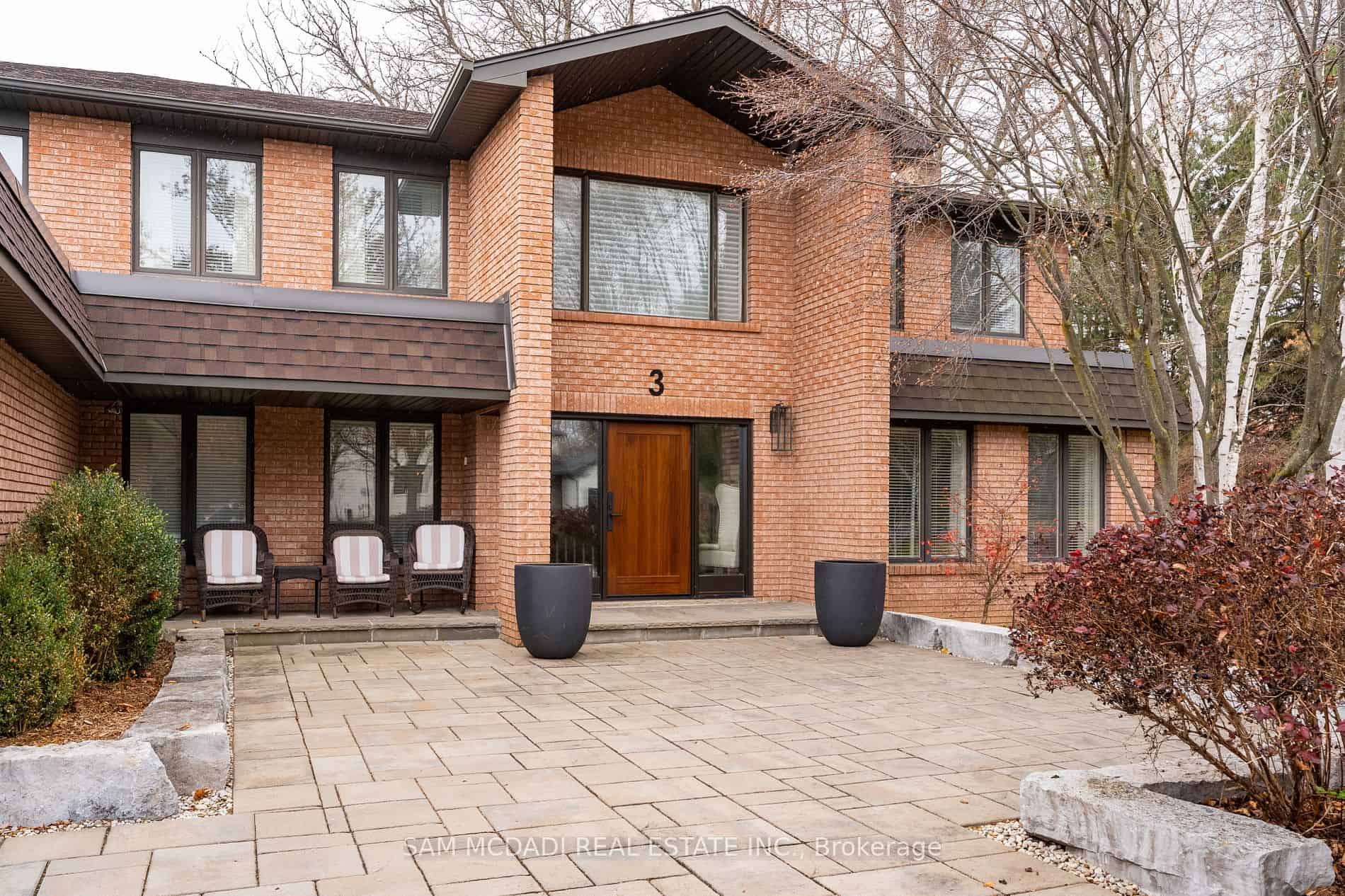 House of the Week: Price drops $300K on mansion with sauna and outdoor pool in Brampton