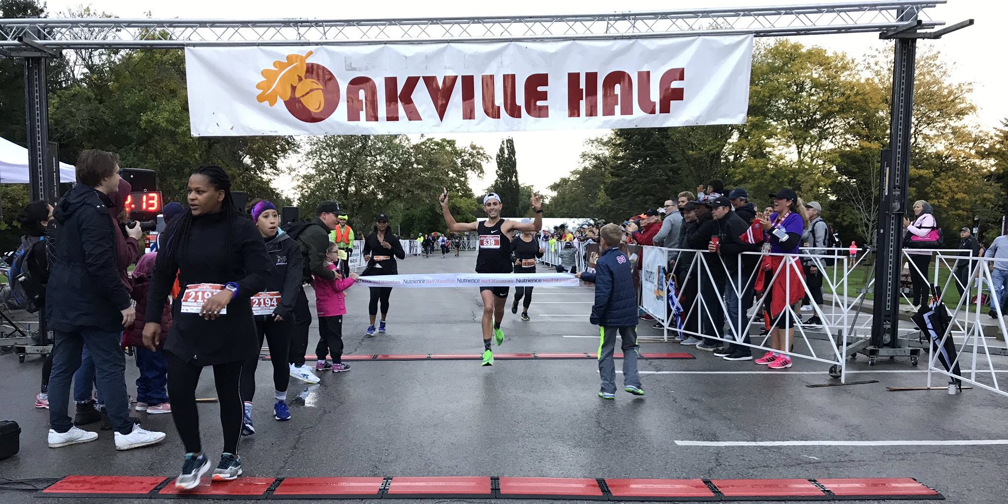 oakville half marathon lakeshore shell park roads closed detour