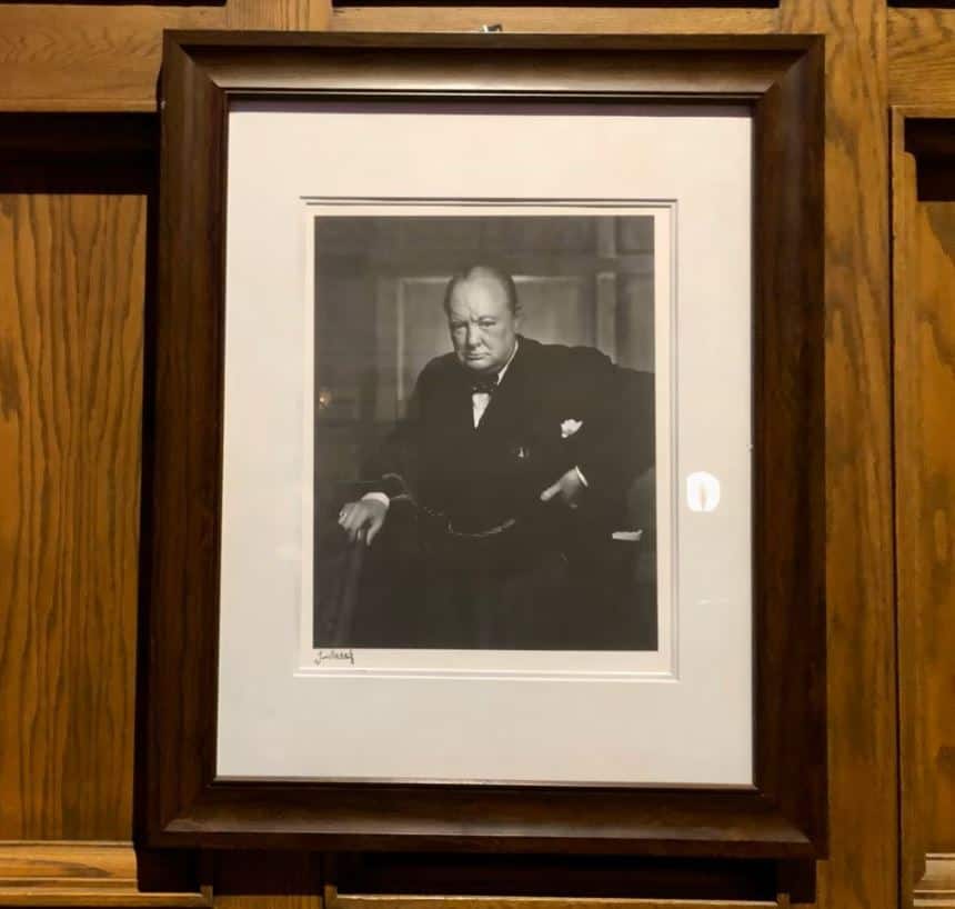 winston churchill portrait stolen