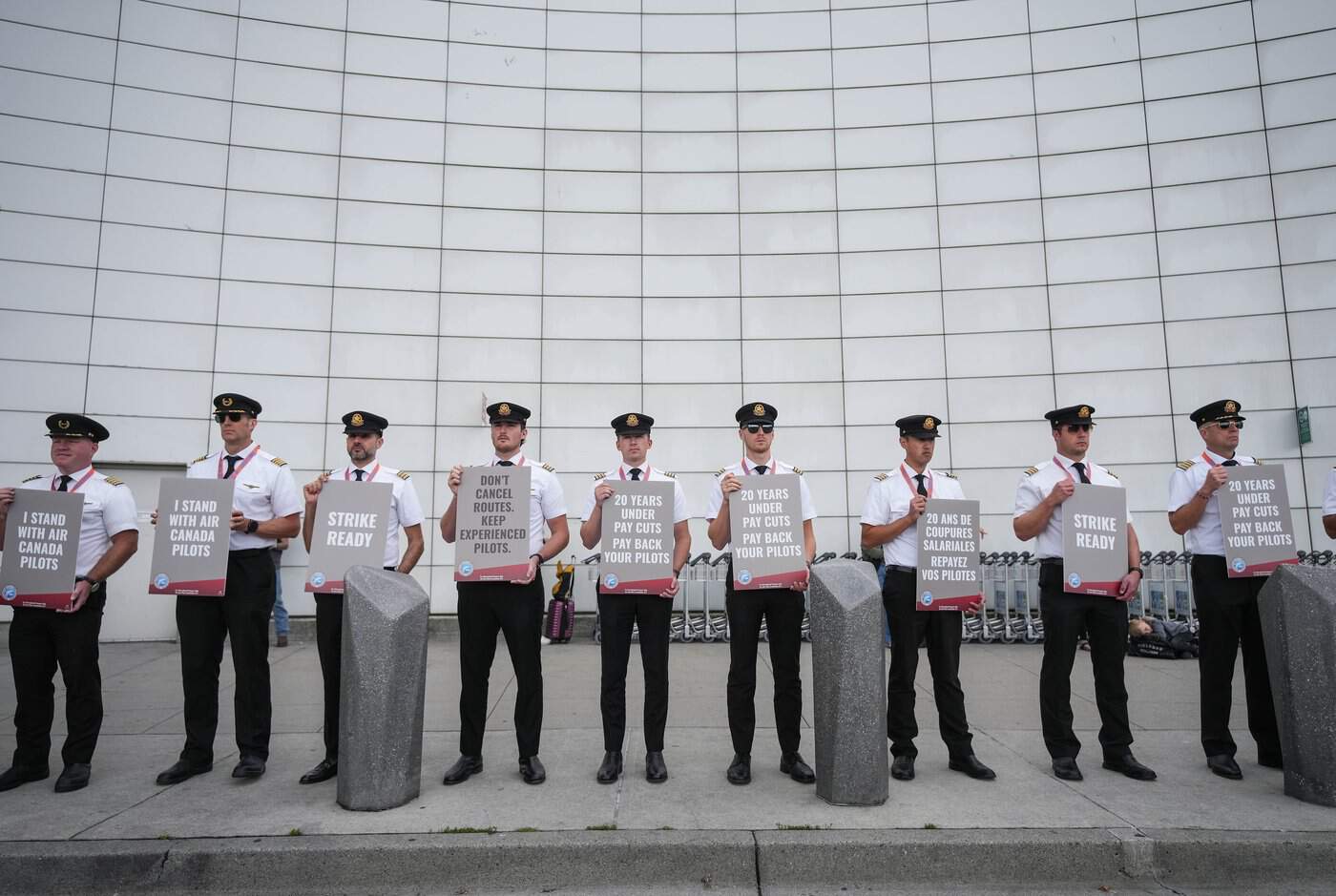 Air Canada, pilots far apart as strike notice deadline approaches