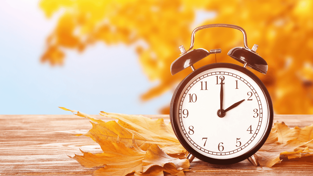 clocks, fall, one hour, change, time, daylight, saving, ends, winter, Ontario.