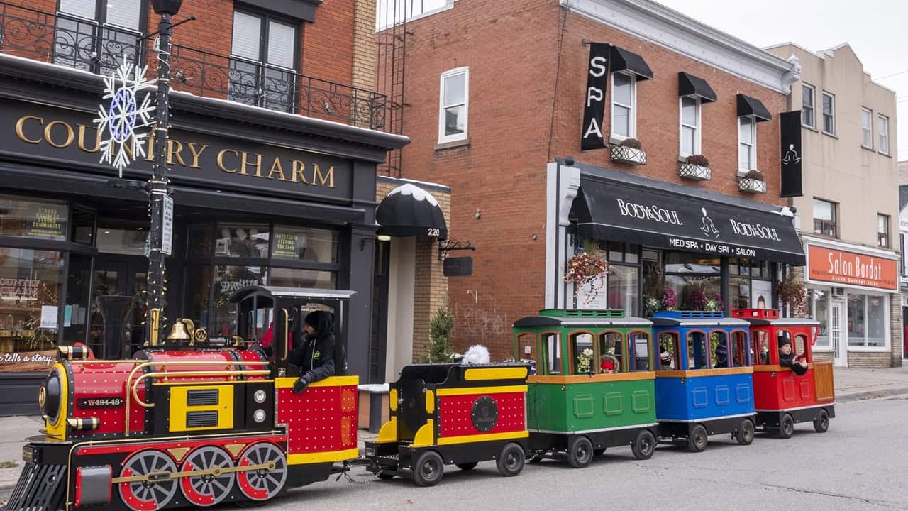 Streetsville’s Christmas in The Village brings holiday charm and family fun to Mississauga