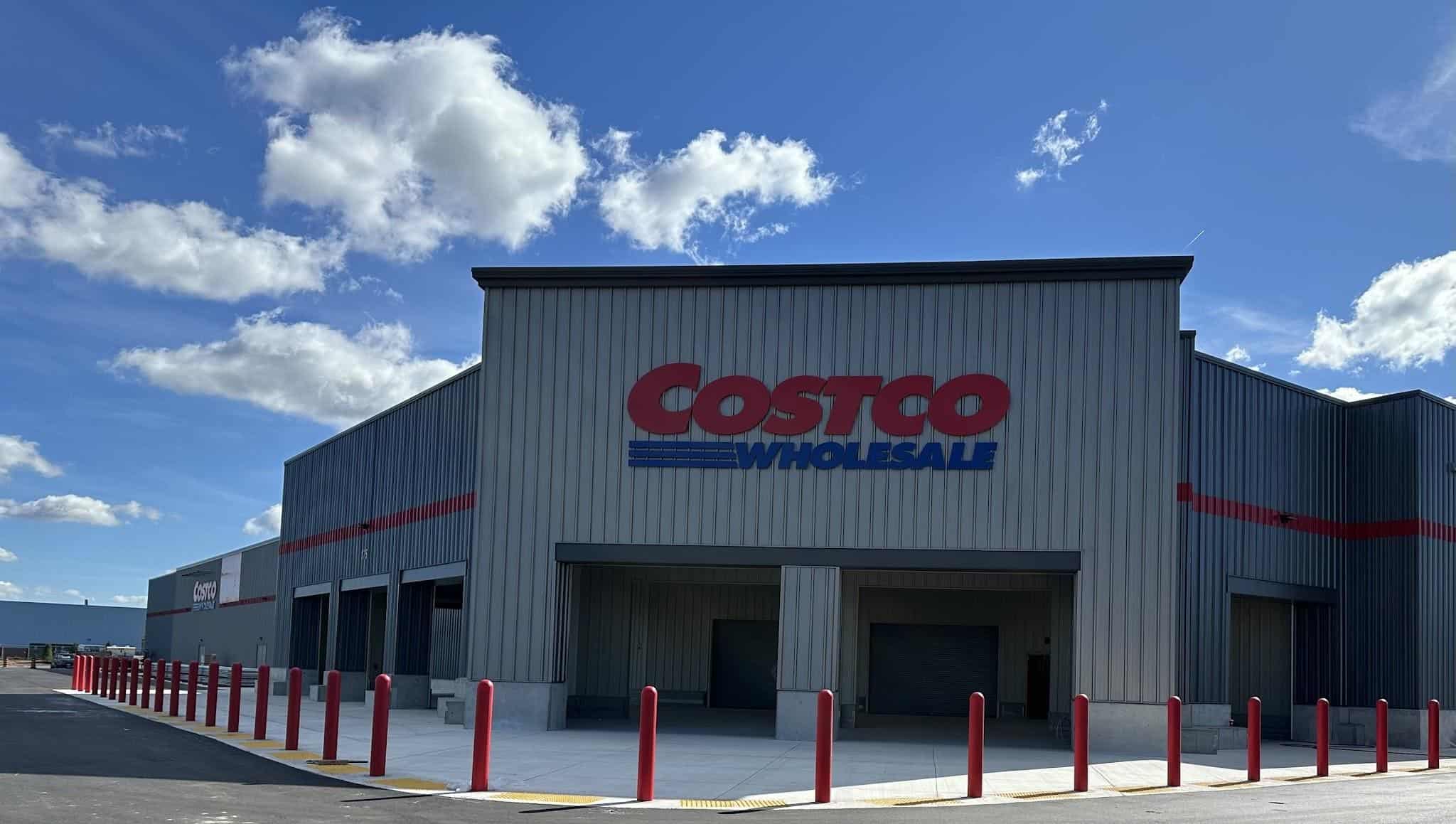 New Ontario costco opens