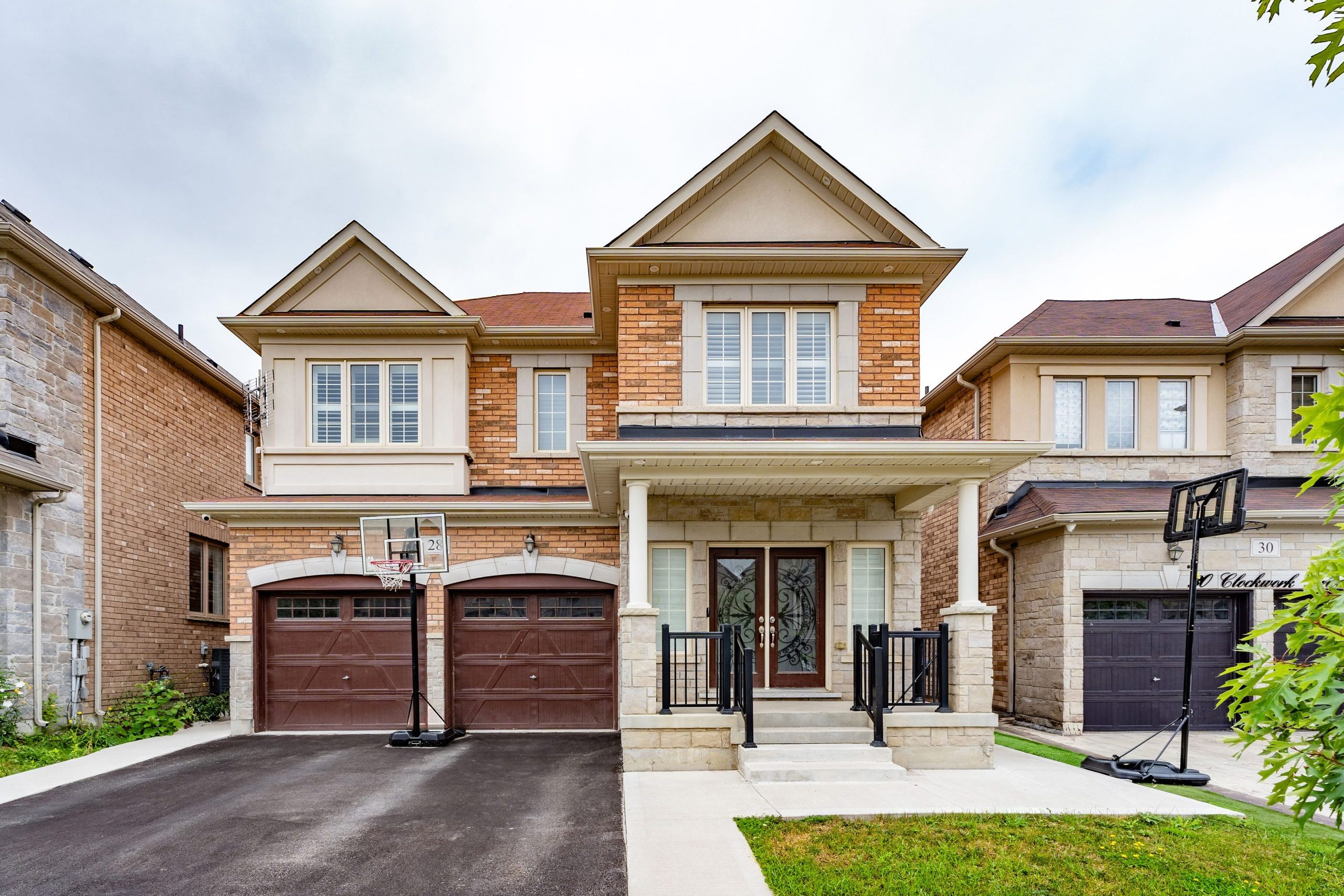 House of the Week: 4+3 bedrooms, finished basement and hardwood floors in Brampton