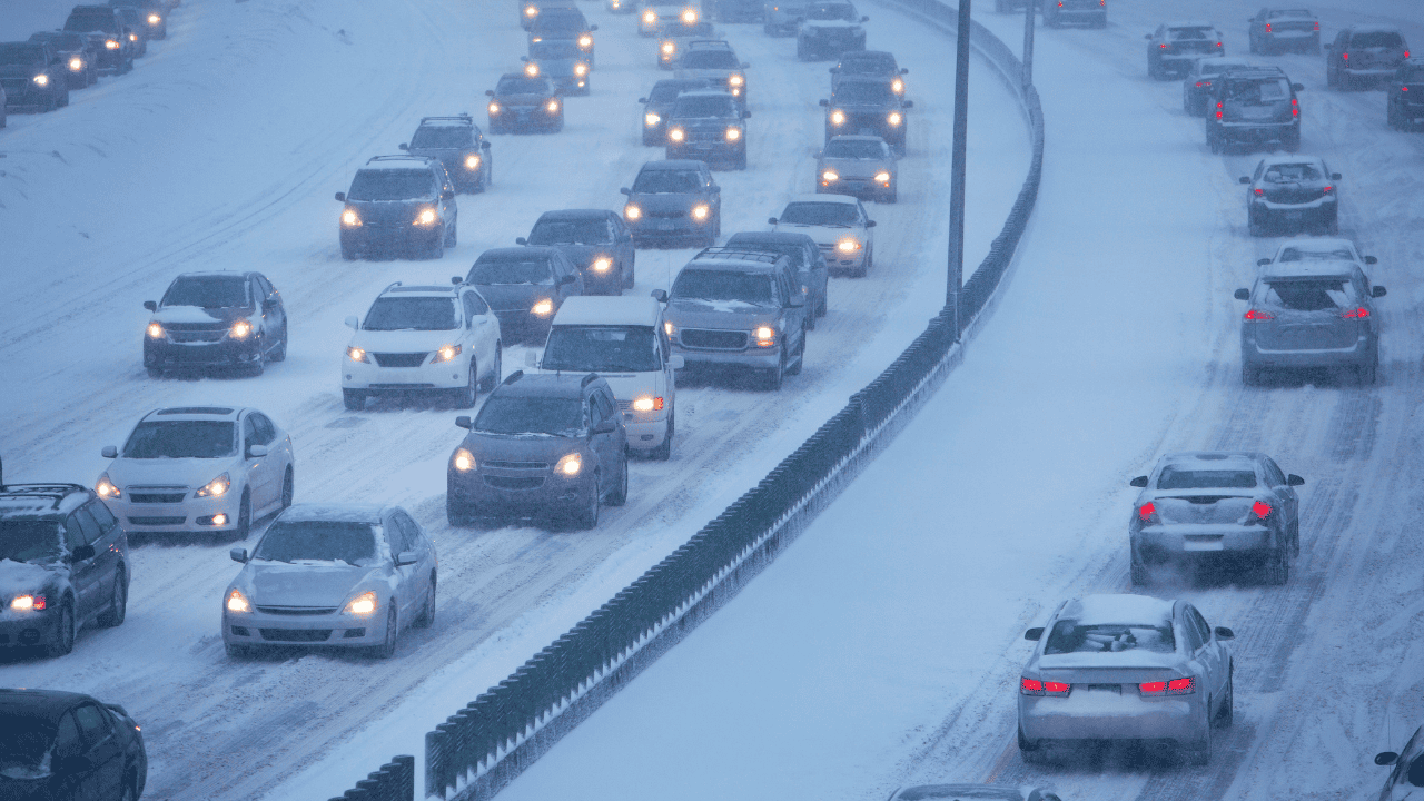 winter, snow, travel, warning, advisory, commute, hazard, flurries, slippery, freezing rain, Ontario.