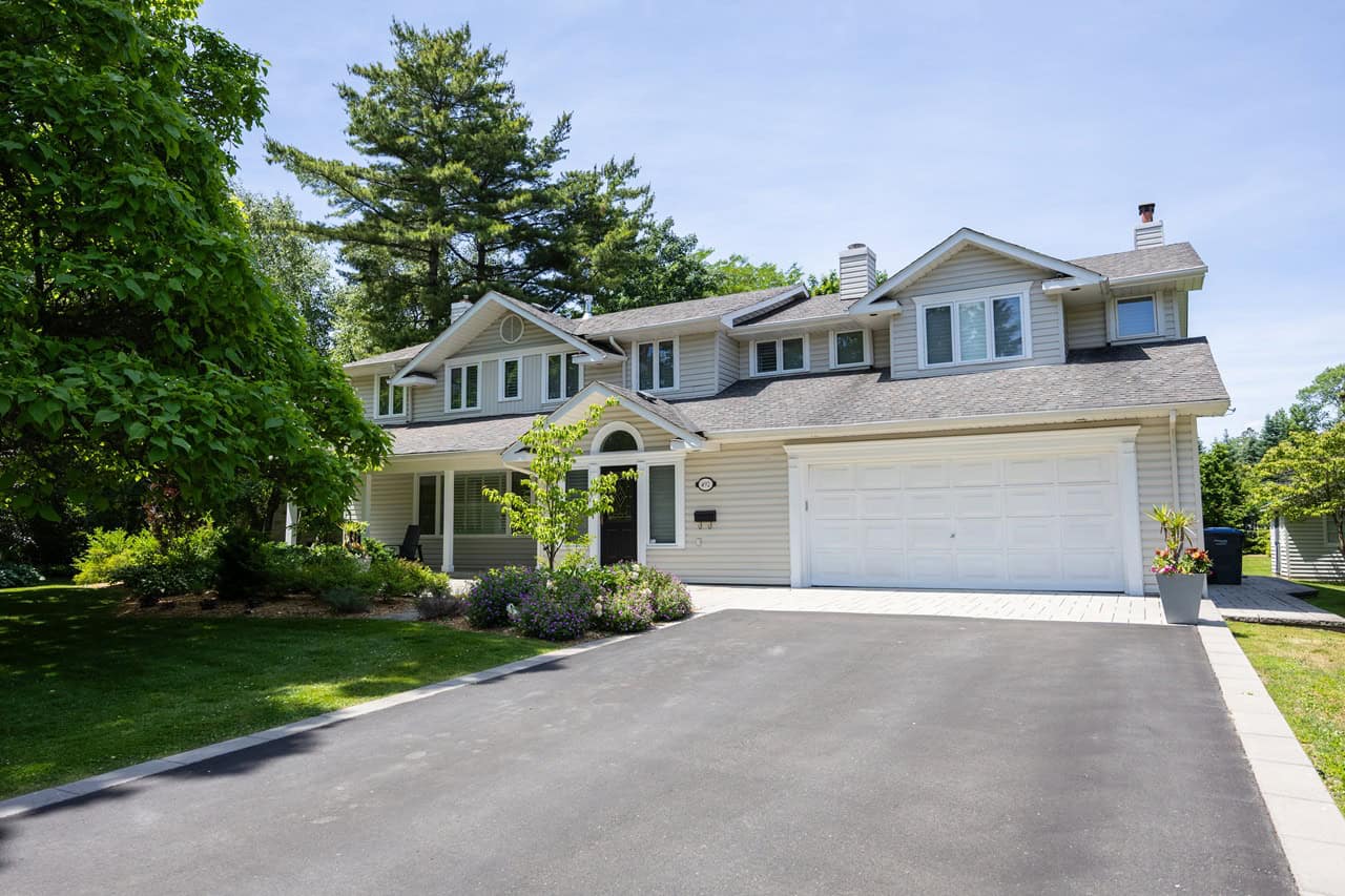 House of the Week: Elegant home in Rattray Park Estates in one of the most esteemed neighbourhoods in Mississauga, listed by Sam McDadi Real Estate Inc.