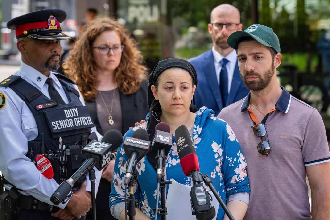 Police share updated photo and new website in search for missing teen girl in Toronto