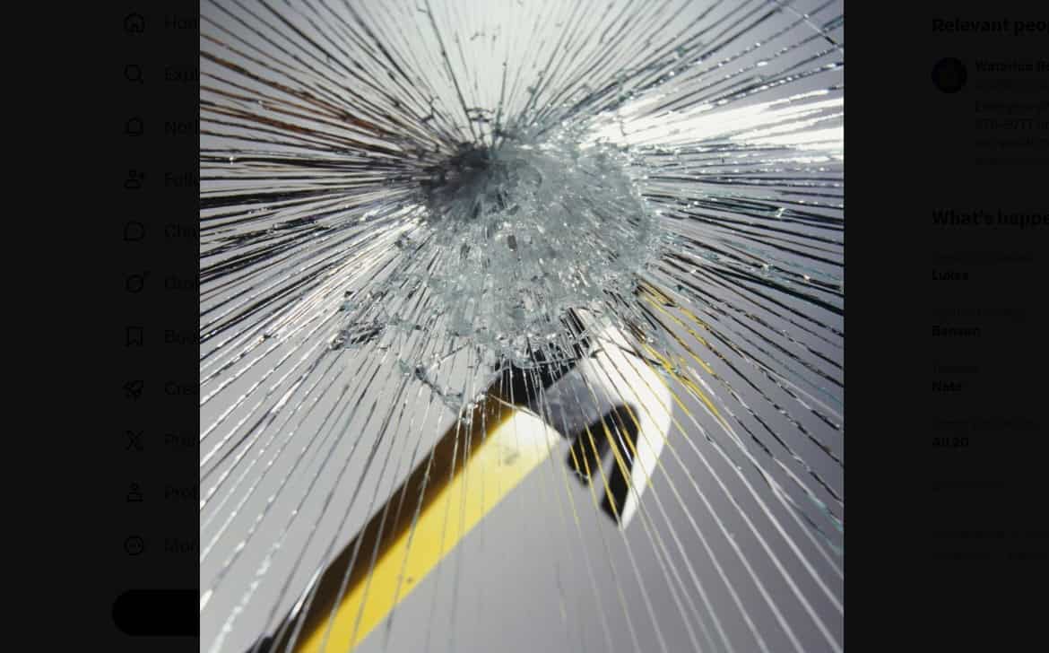 jewelry store workers chase off would-be thieves in ontario.