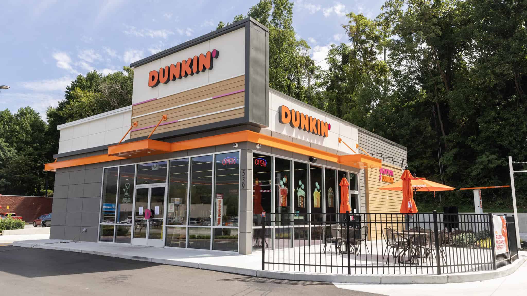 dunkin donuts return canada