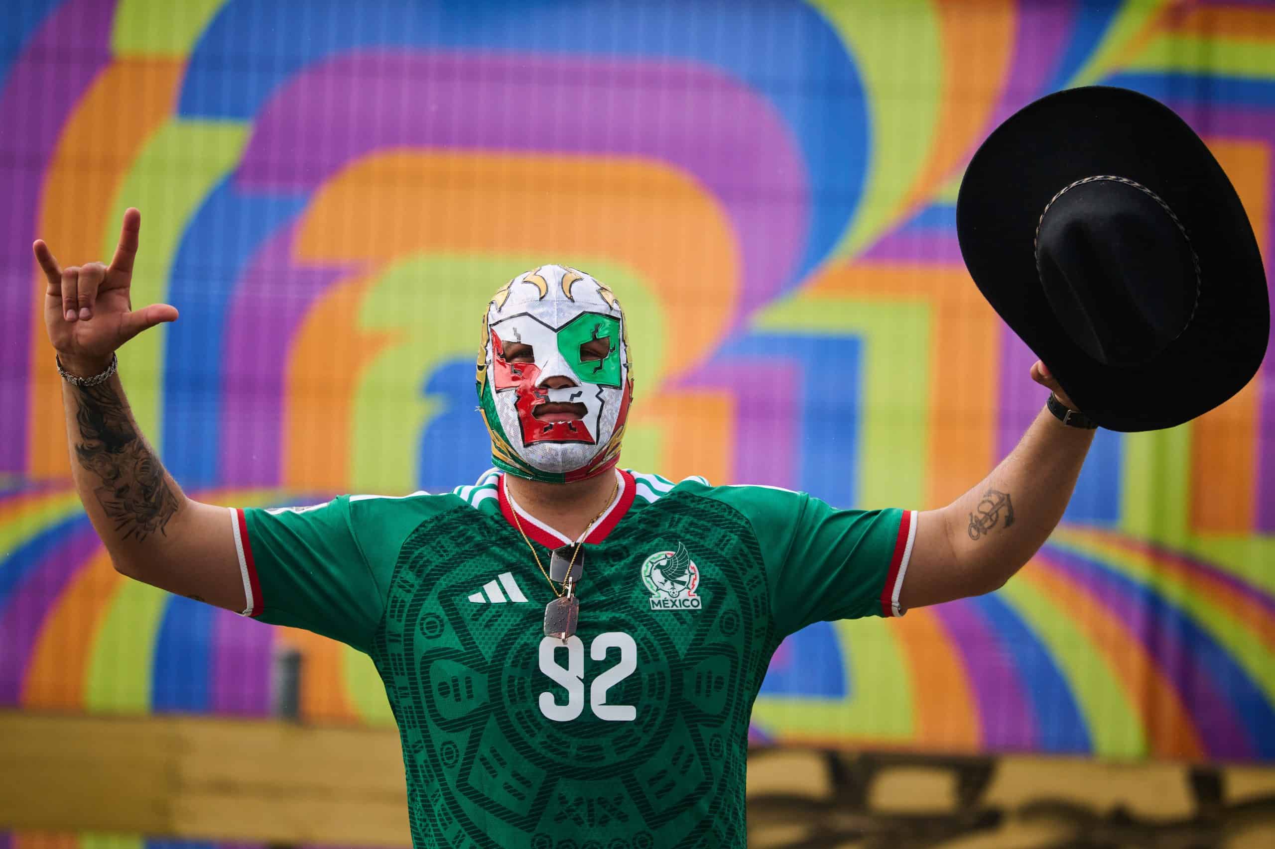 World Cup party underway begins, but lightning forces evacuation of Toronto fan fest